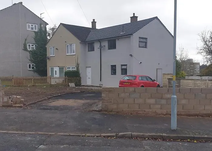 Homestay In Birmingham Sleeps 8 - Free Parking & Wifi