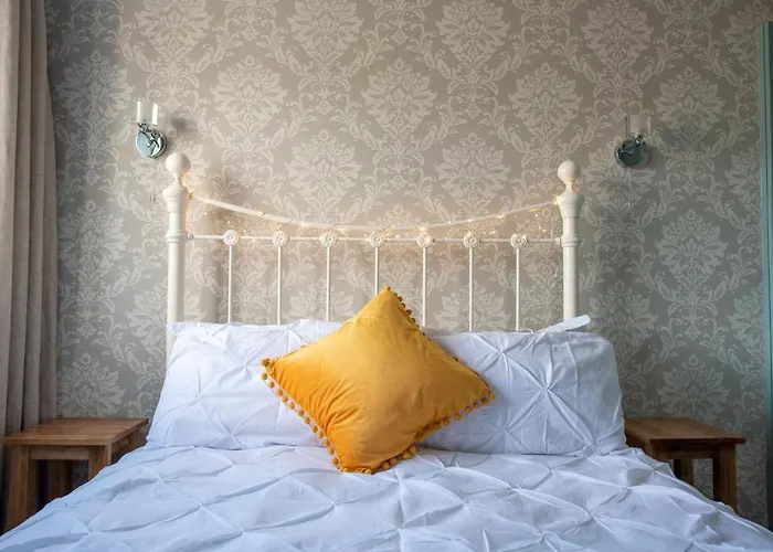 Clovelly Guest House Lyme Regis