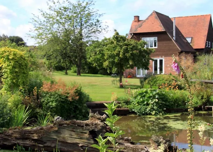 Field Farm Cottage B&B Reading