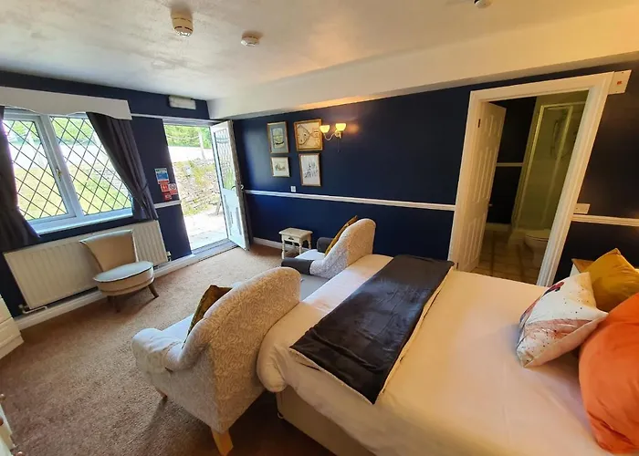 The Snooty Fox Hotel Looe