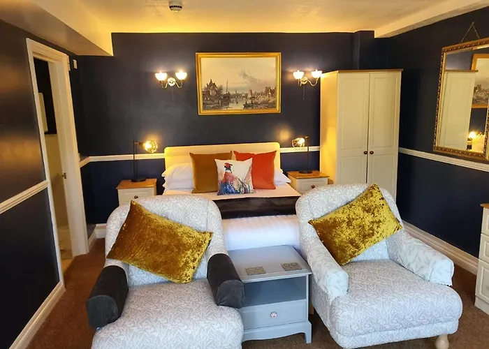 The Snooty Fox Hotel Looe