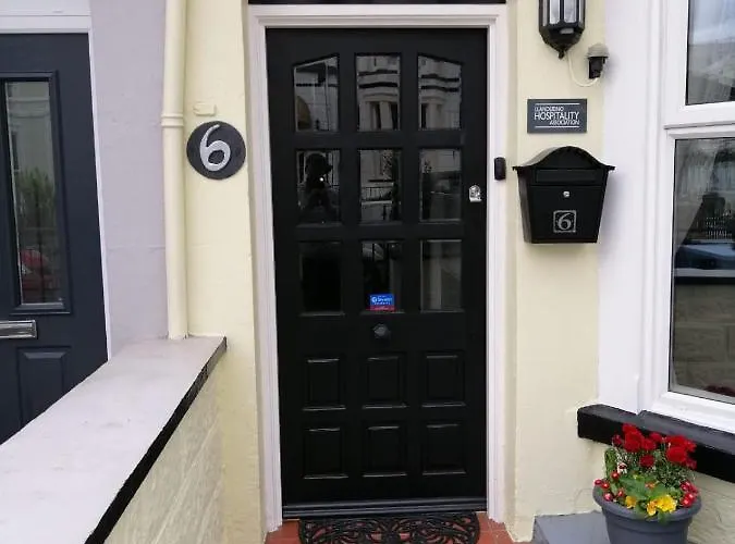 No 6 Quality Guesthouse Llandudno