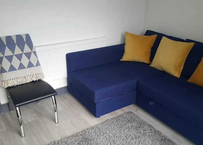 Homestay In Birmingham Sleeps 8 - Free Parking & Wifi
