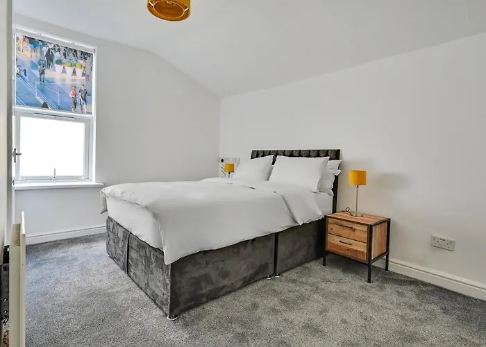 Albert View Rooms Salford 