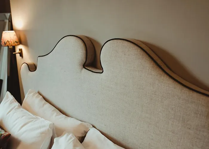 Ch1 Boutique Stays - Queen Suite