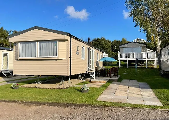 51 Lytchett Bay View, 3 Bed, Rockley Park Poole Hotel