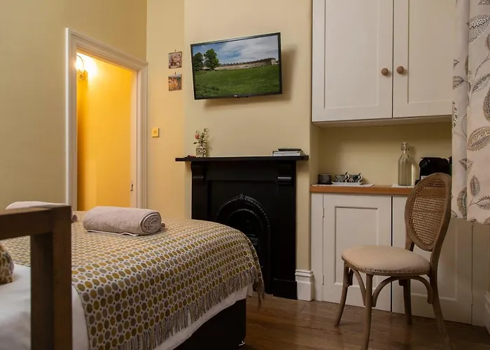Luxury Ensuite Room Next To Royal Crescent With Own Private Entrance