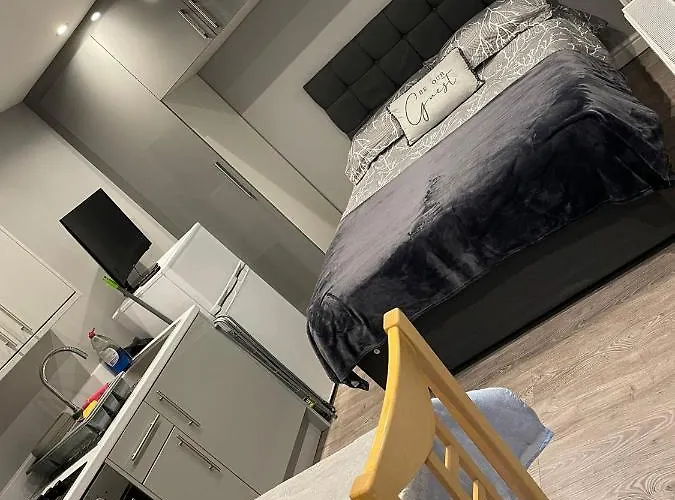 Bracknell Small Studio