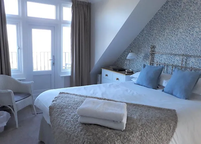 Breakers Bed And Breakfast Eastbourne