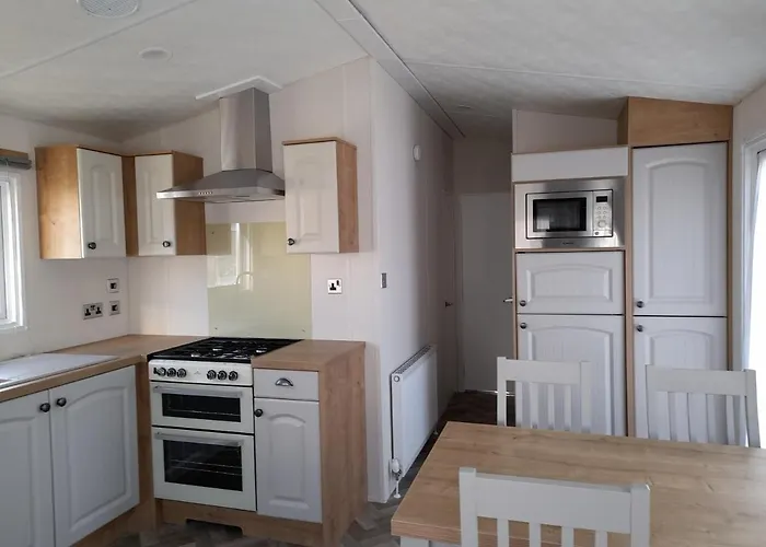 Fairway Caravan Retreat: Ferry Discounts Available Sandown