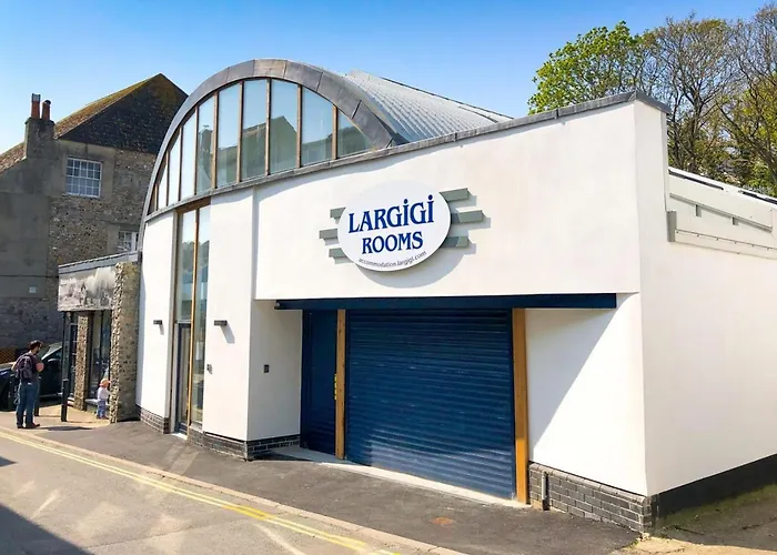 Largigi Rooms Centre Of Lyme Regis Close To The Beach And Town Centre