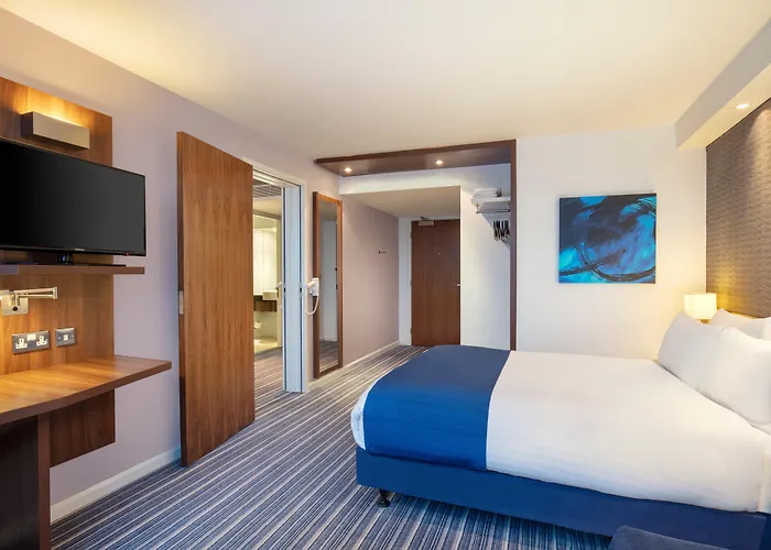 Holiday Inn Express London Heathrow T5 By Ihg