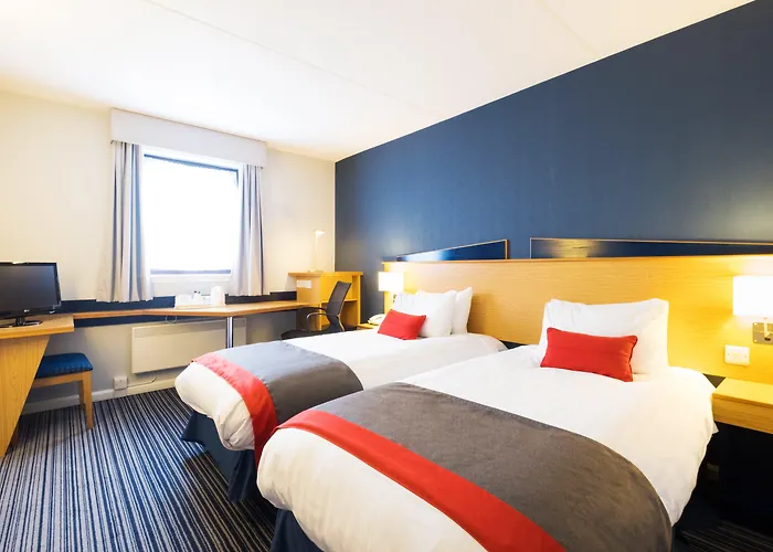 Holiday Inn Express Perth By Ihg