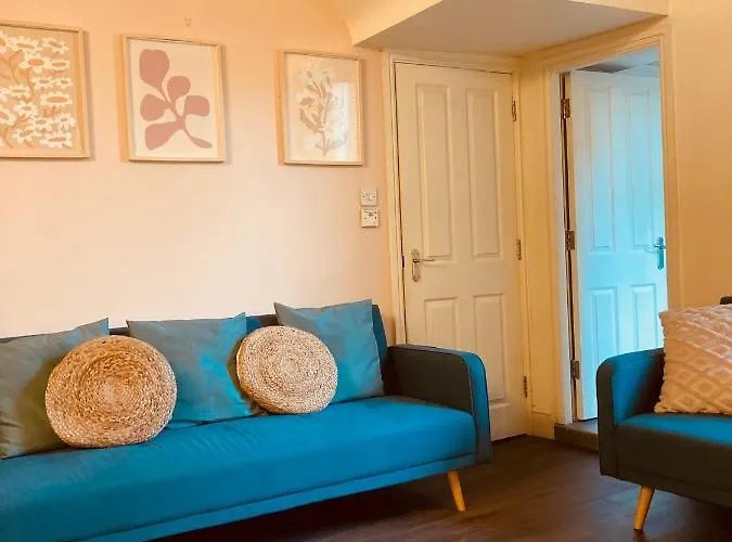 'Bloomfield' At Stayboom Lancaster