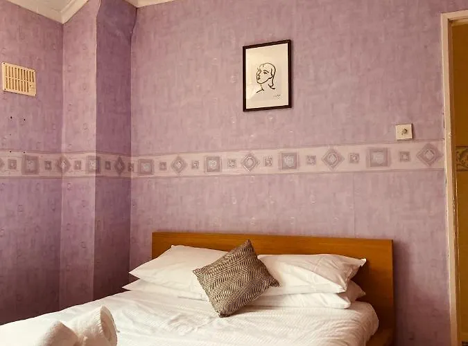 'Melrose Three' At Stayboom Lancaster