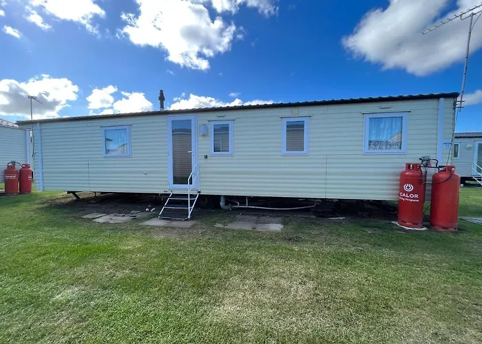 Curlew 39 ~ California Cliffs Hotel Great Yarmouth