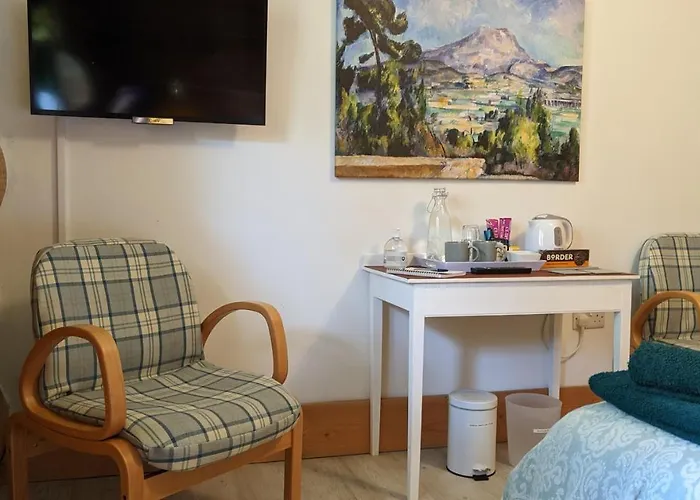 Owl Lodge Bed & Breakfast