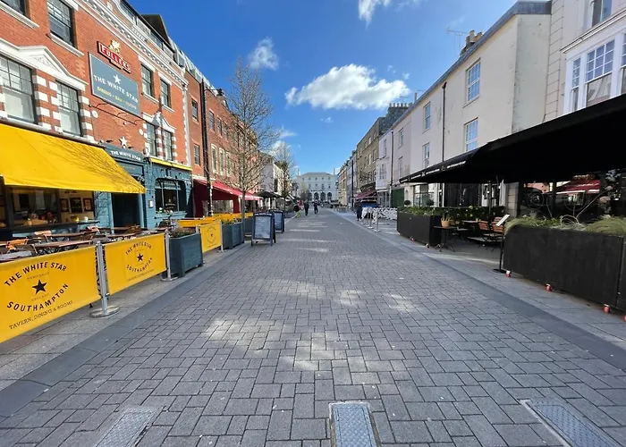 Oxford Street Stays Southampton