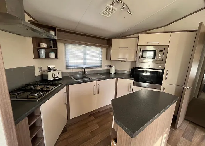 Coastal Pet-Friendly Retreat: Fulmar 16 at California Cliffs