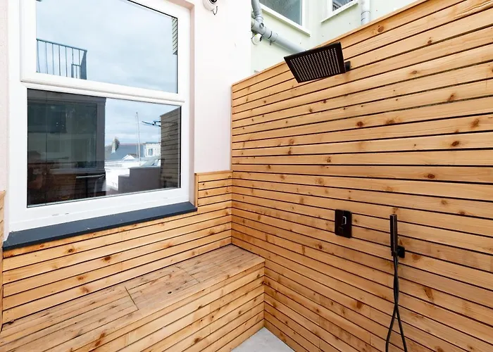 Trig-Private Studio, Courtyard, Walk To Fistral Newquay 