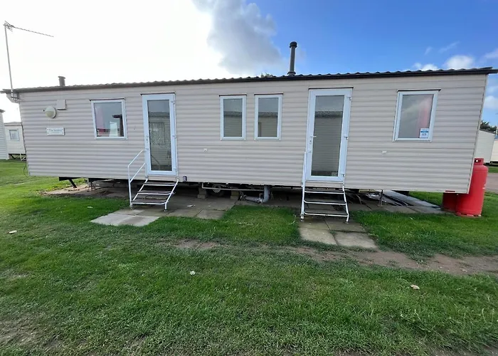 Dunlin 69 ~ California Cliffs Hotel Great Yarmouth
