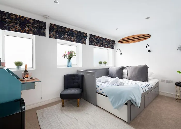 Trig-Private Studio, Courtyard, Walk To Fistral Newquay 