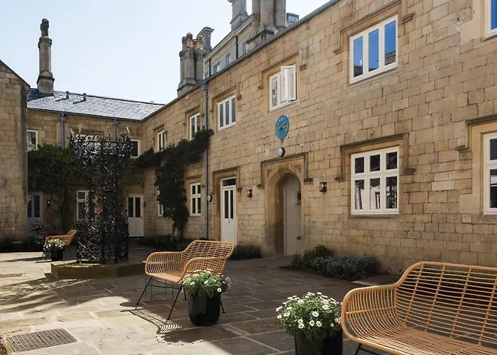 Hiding Space - St Catherine'S Hospital Apartments Bath