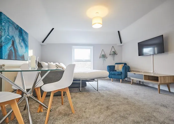 Homely - Great Yarmouth Beach Apartments