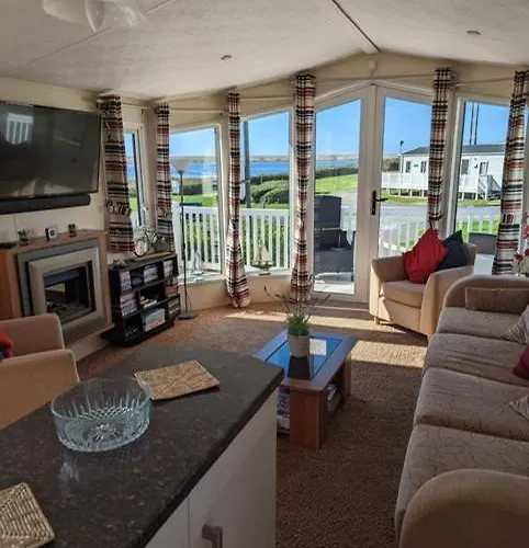 Lovely Caravan Haven Littlesea With Unrestricted Views To The Fleet Lagoon