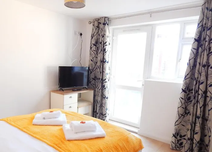 Modern, Well Located En-Suite Rooms With Parking - Orbitat Accommodations