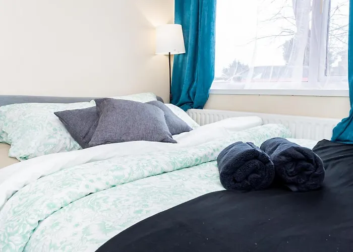 Shirley House 3: City-Center Self-Catering with Smart Check-In Southampton