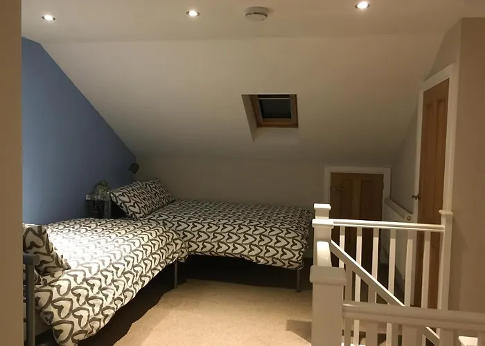 Derby Pride Park Private Ensuite Room- 2 Beds- Free Parking