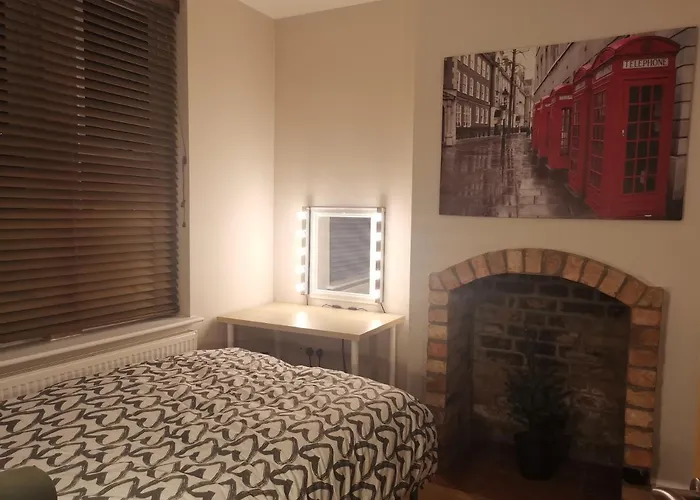 Derby Pride Park Single , Double, Twin, Family Rooms-Skylink To Download Festival