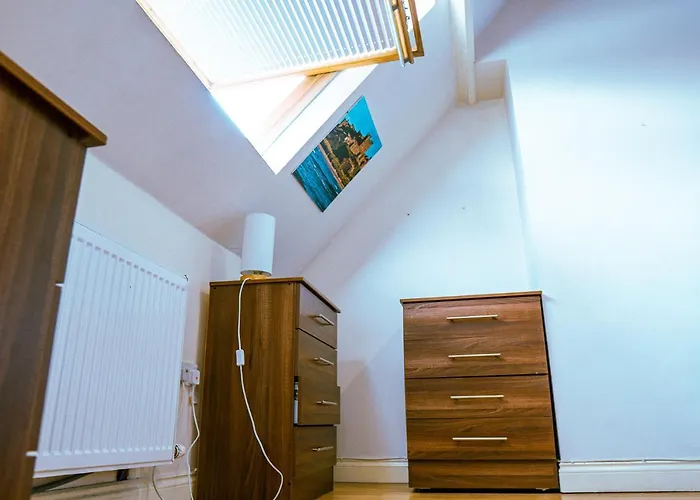412B Westgate - Room 6