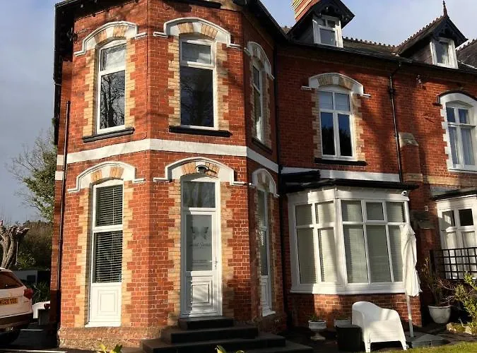 Green Corner Villa - Cosy Luxury In Central Torquay With Free Parking & Ev