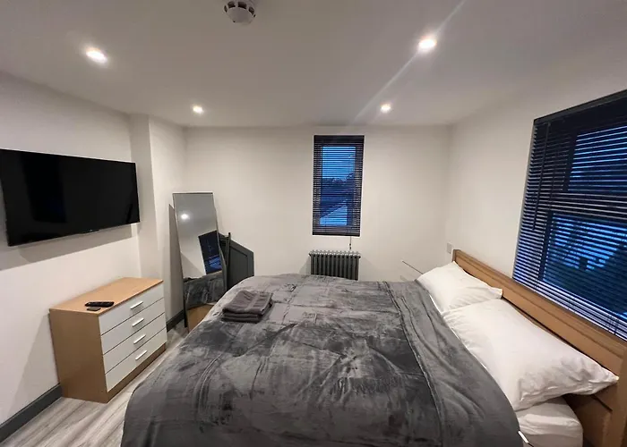 Rooms In Modernised Victorian House Croydon