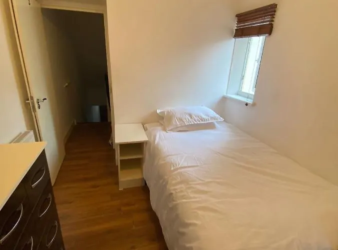 Private Room In A Shared Accommodation Reading