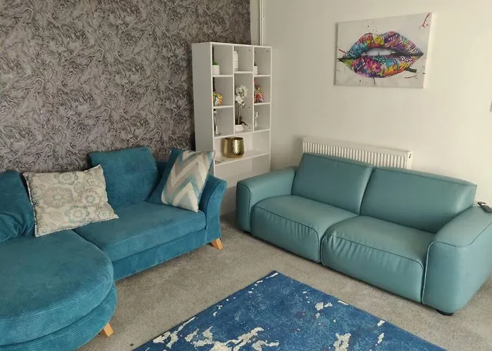 4-Bedroom Home With Off-Road Parking Swansea