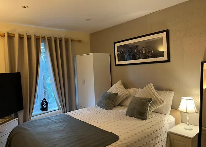 Double Kings With Pt/B Hotel Cheltenham