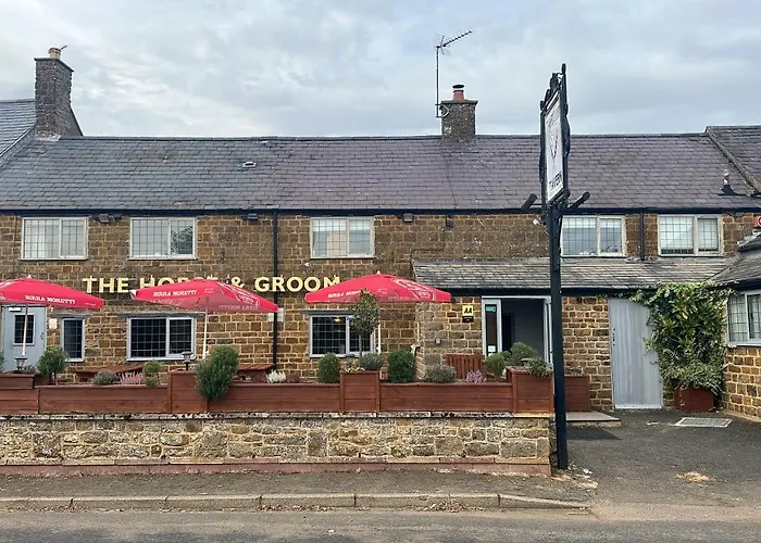 Horse And Groom Inn