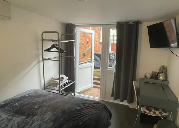 Private En-Suite Garden Room Exeter