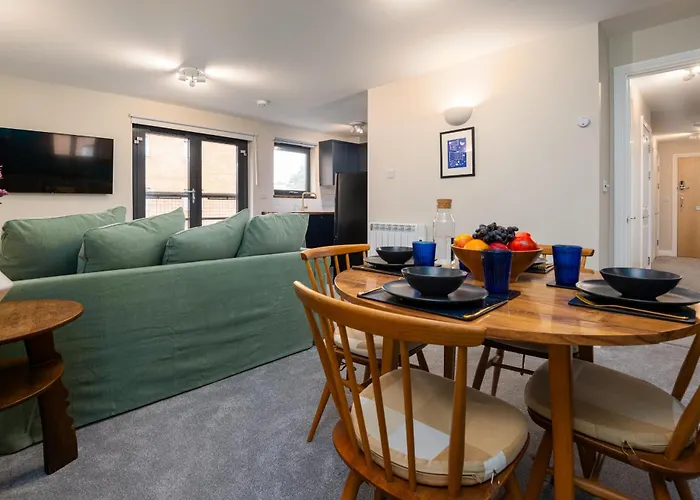 Modern 2 Bedroom Apartment With Parking By At Hem Southampton