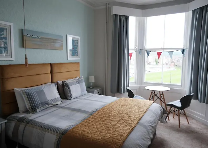 Ainsley Court Guest House Scarborough