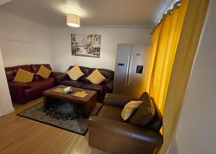 Holiday Home Cardiff City Sleeps 7