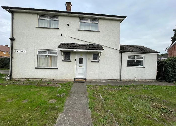 Holiday Home Cardiff City Sleeps 7