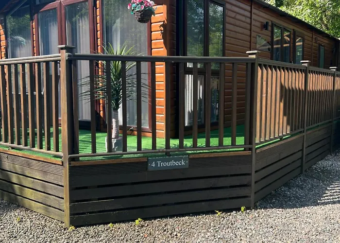 Troutbeck Hot Tub Lodge 4