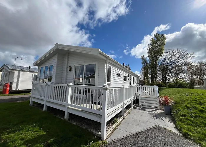 Kestral Court Lodge: Family-Friendly Coastal Retreat