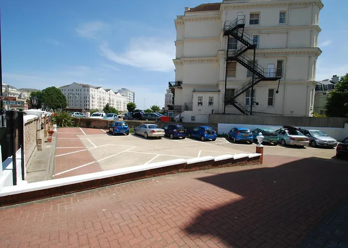 Oyo Devonshire Park Hotel
