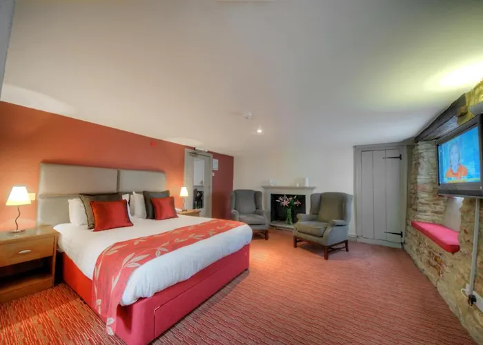 The Deddington Arms Hotel