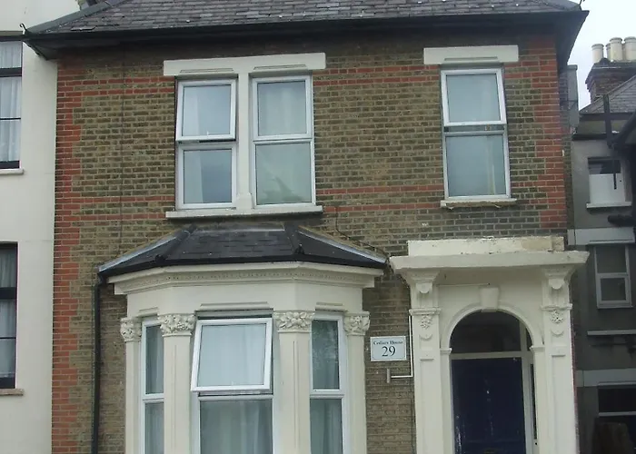 Cedars House Hotel Croydon